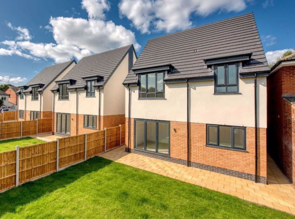 Clark Road, Wolverhampton, West Midlands, WV3 9PD LSH Property Auctions