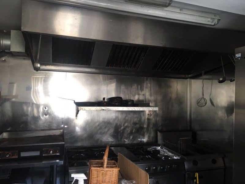 Crown & Anchor, Exchange Row, Mansfield, NG18 1JU