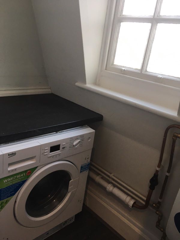 Flat 3B, 1 Market Place, Newark, Nottinghamshire, NG24 1DY