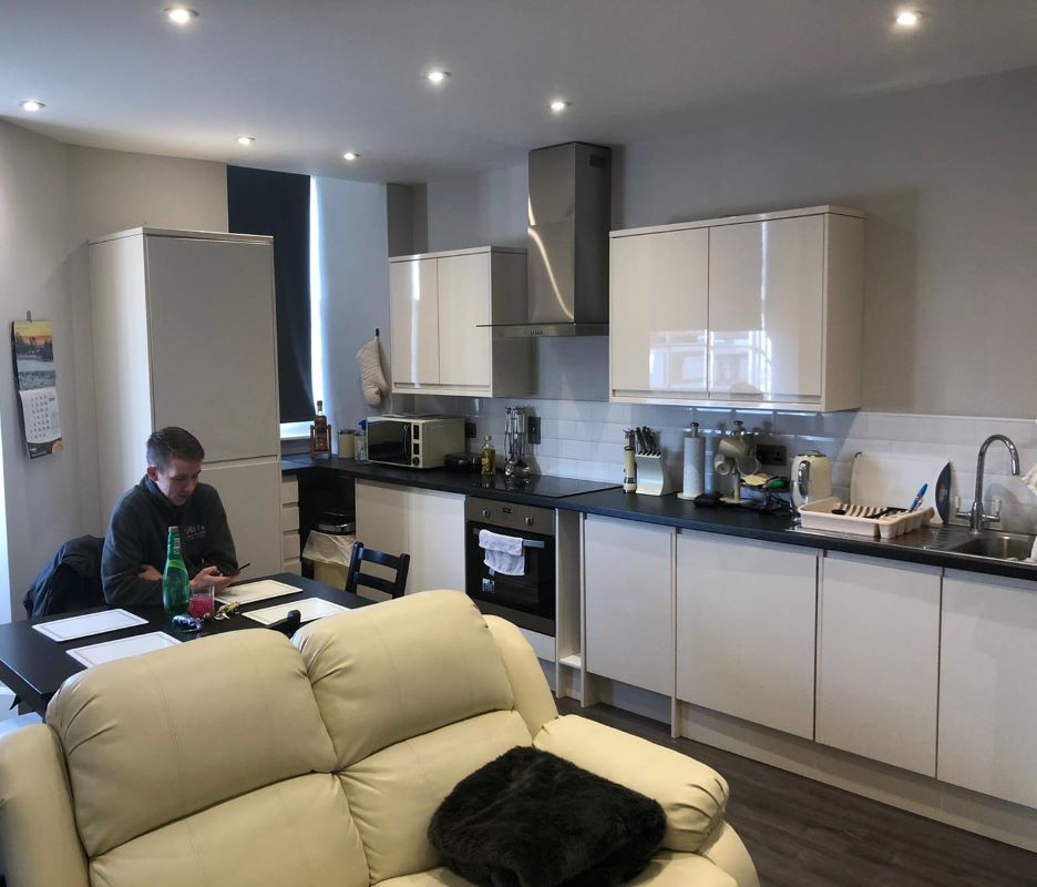 Flat 3A, 1 Market Place, Newark, Nottinghamshire, NG24 1DY