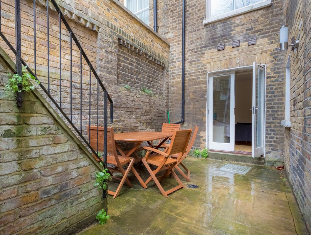 Flat 2 Victoria Court, 17-19 Kempsford Gardens, London, SW5 9LA