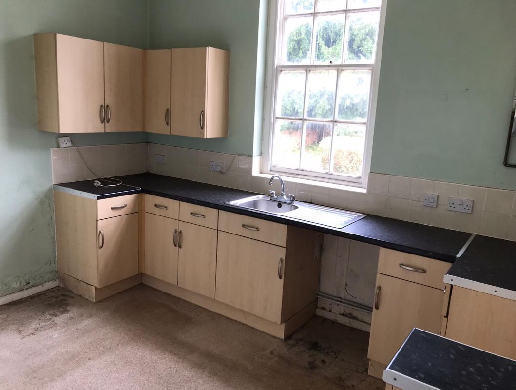 5 Holgate, Clifton Village, Nottingham, NG11 8NH