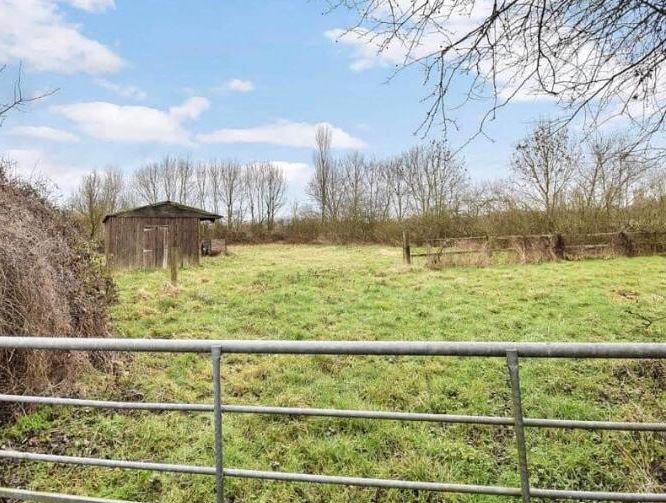 Land off Trent Lane, Besthorpe, Newark, NG23 7HL