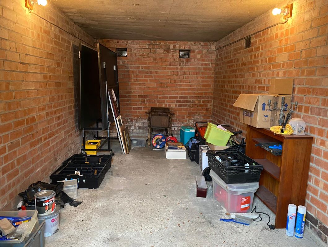 Garages adjacent to 3 Holles Crescent, The Park, Nottingham, NG7 1BZ