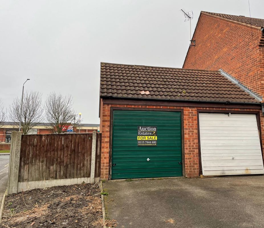 Garage off Summers Road, Newark, Nottinghamshire, NG24 1HW