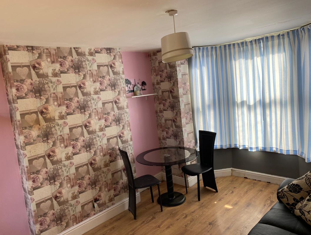 2 Abbey Grove, Nottingham, NG3 3AU