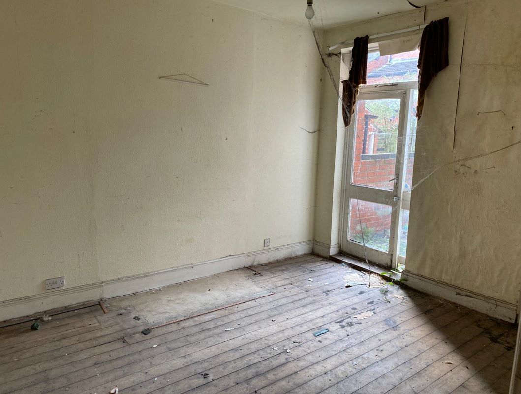 52 Cedar Road, Nottingham, NG7 6NS