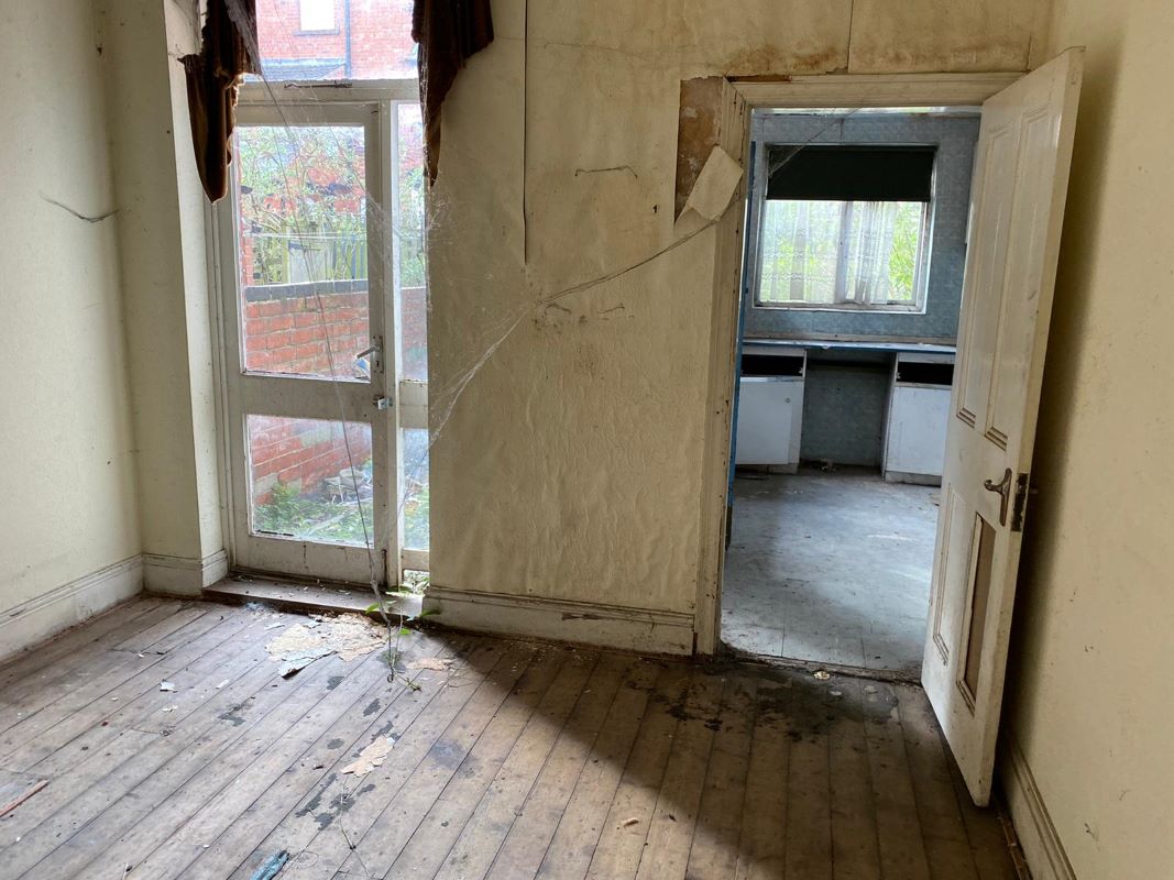 52 Cedar Road, Nottingham, NG7 6NS