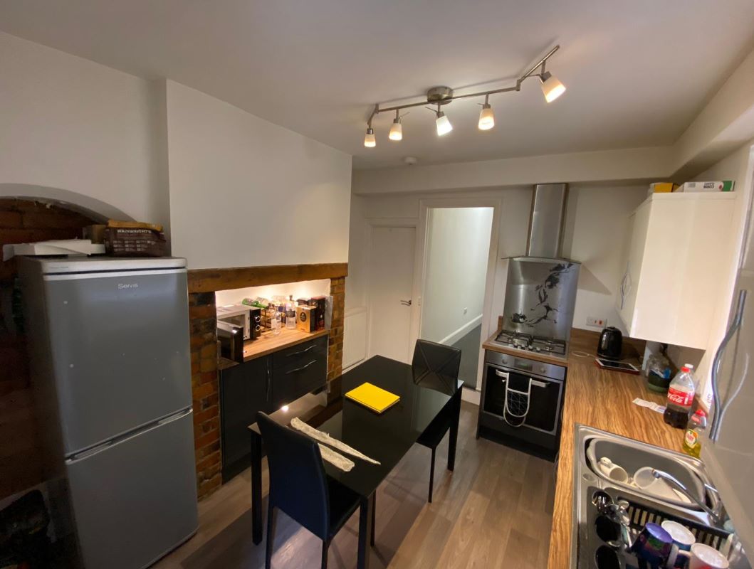 5B Ebers Grove, Nottingham, NG3 5EA