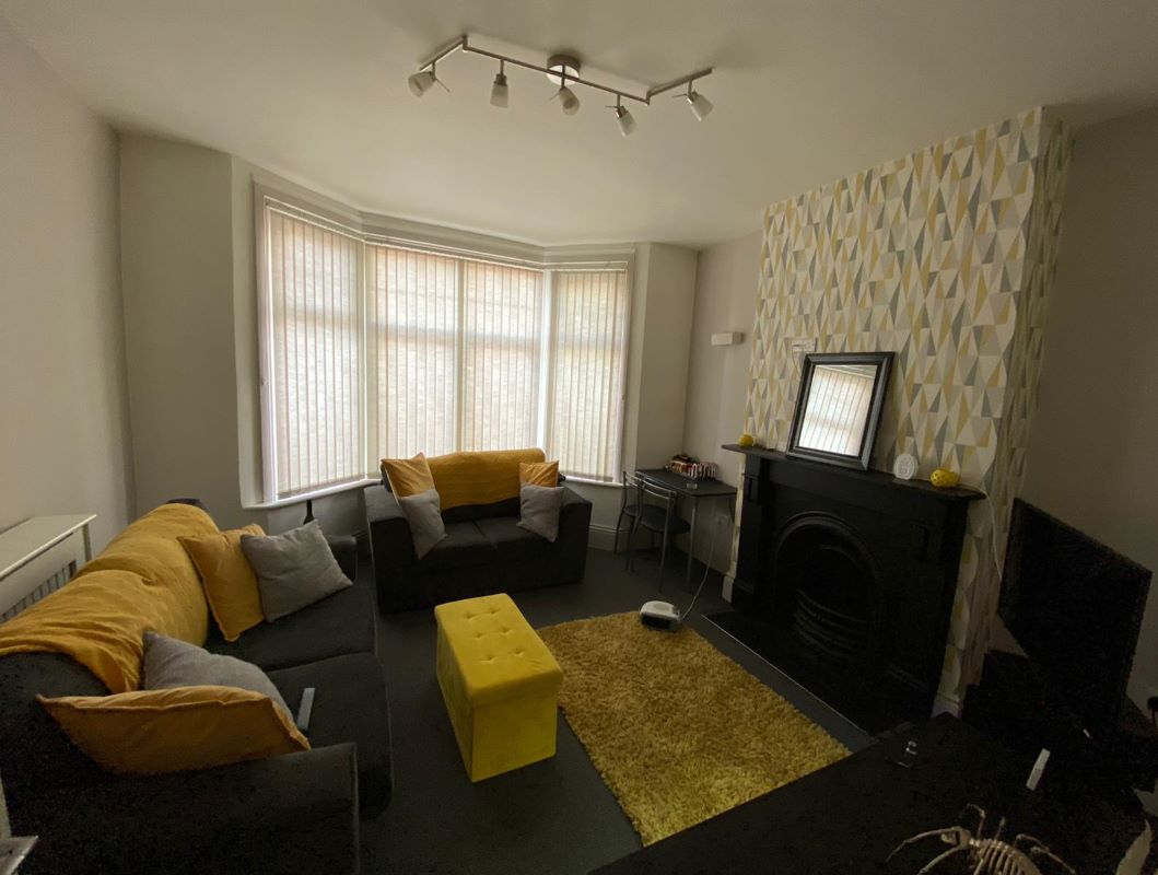 5B Ebers Grove, Nottingham, NG3 5EA