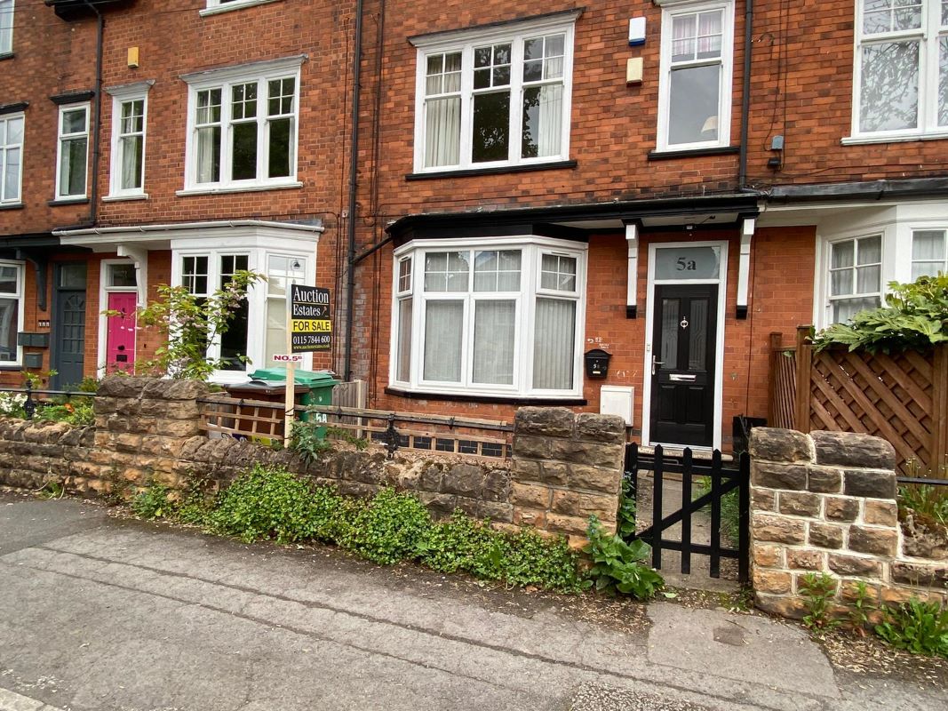 5B Ebers Grove, Nottingham, NG3 5EA