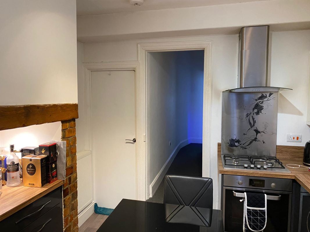 5B Ebers Grove, Nottingham, NG3 5EA