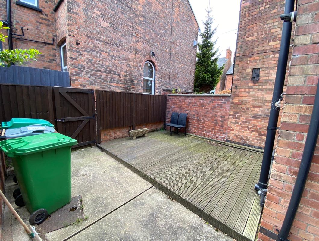 5B Ebers Grove, Nottingham, NG3 5EA