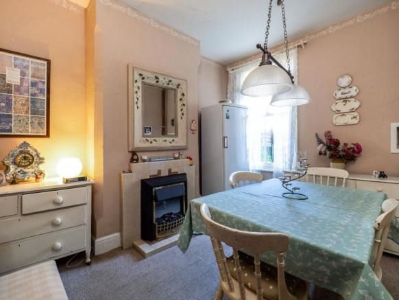 23 Charnwood Grove, West Bridgford, Nottingham, NG2 7NT