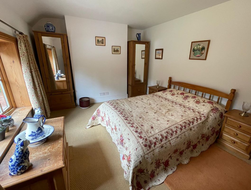 Pheasant Cottage, Newark Road, Caunton, Nottinghamshire, NG23 6AE