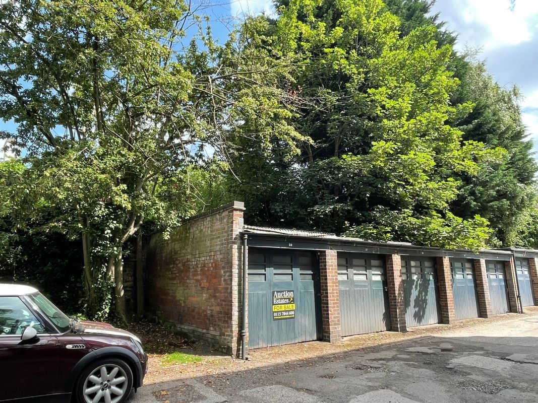 Garage at Mansfield Court, Mansfield Road, Nottingham, NG5 2BW