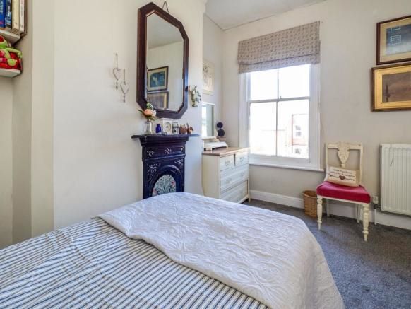 23 Charnwood Grove, West Bridgford, Nottingham, NG2 7NT