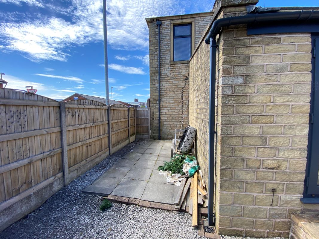 Oak House & Oak Cottage, Beal Lane, Shaw, Oldham, OL2 8PB