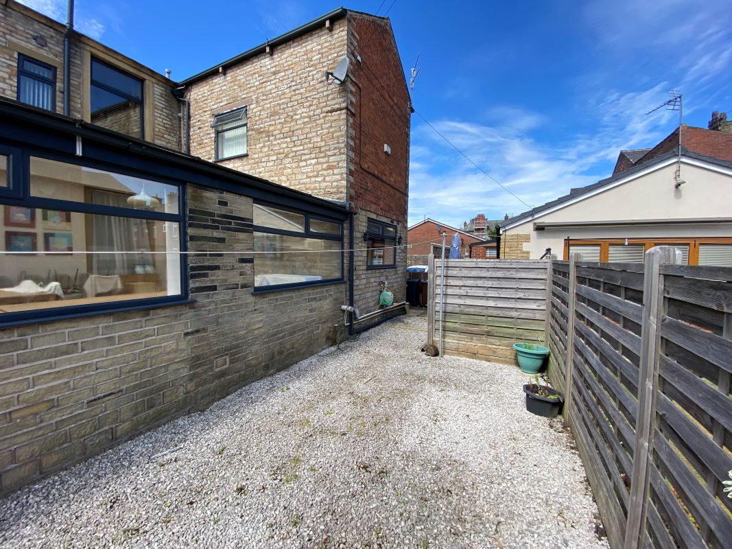 Oak House & Oak Cottage, Beal Lane, Shaw, Oldham, OL2 8PB