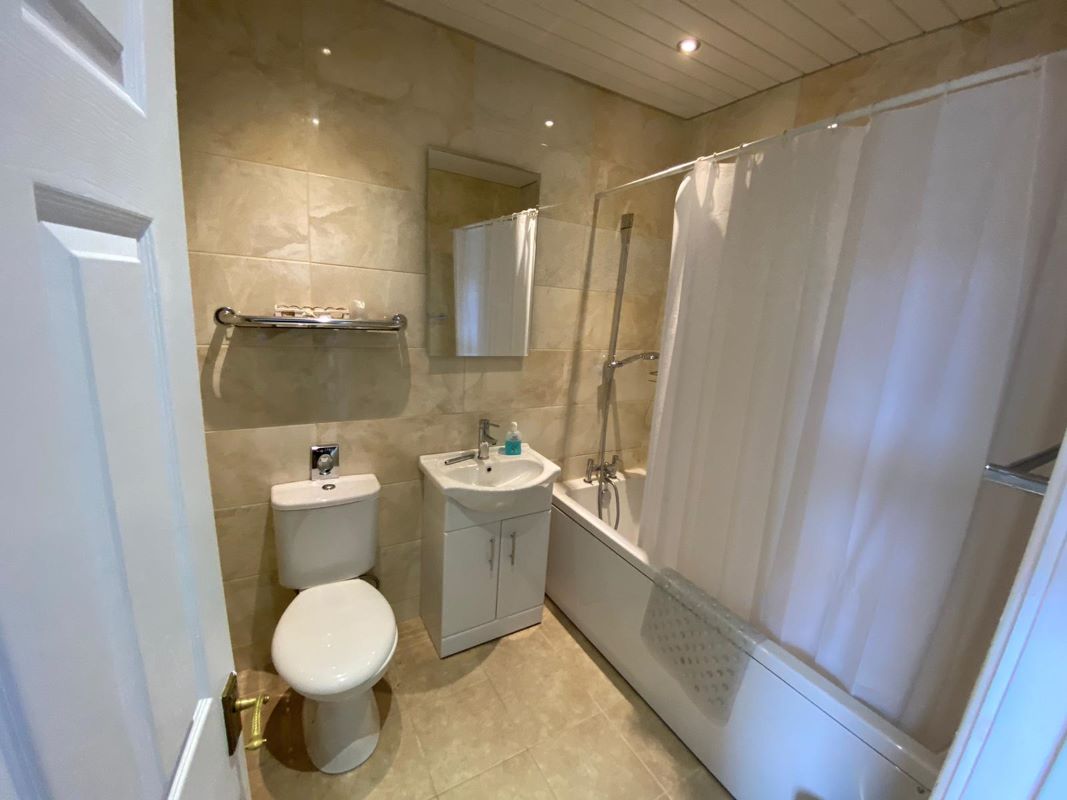 Oak House & Oak Cottage, Beal Lane, Shaw, Oldham, OL2 8PB