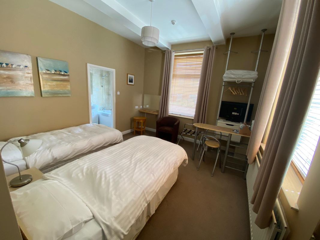 Oak House & Oak Cottage, Beal Lane, Shaw, Oldham, OL2 8PB
