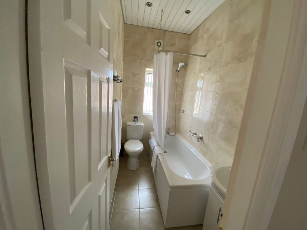 Oak House & Oak Cottage, Beal Lane, Shaw, Oldham, OL2 8PB