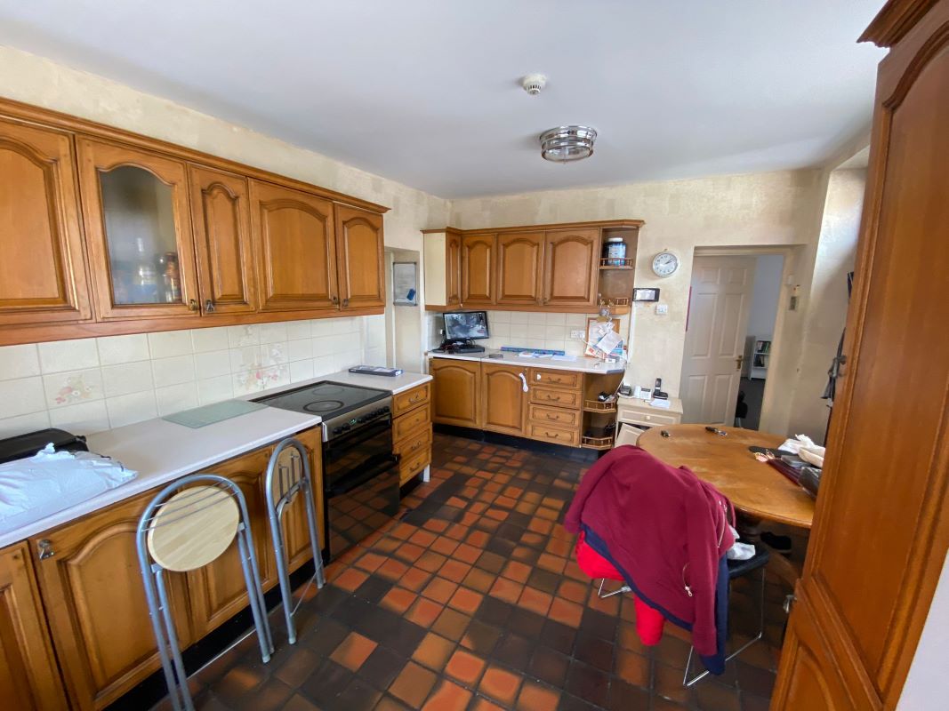 Oak House & Oak Cottage, Beal Lane, Shaw, Oldham, OL2 8PB