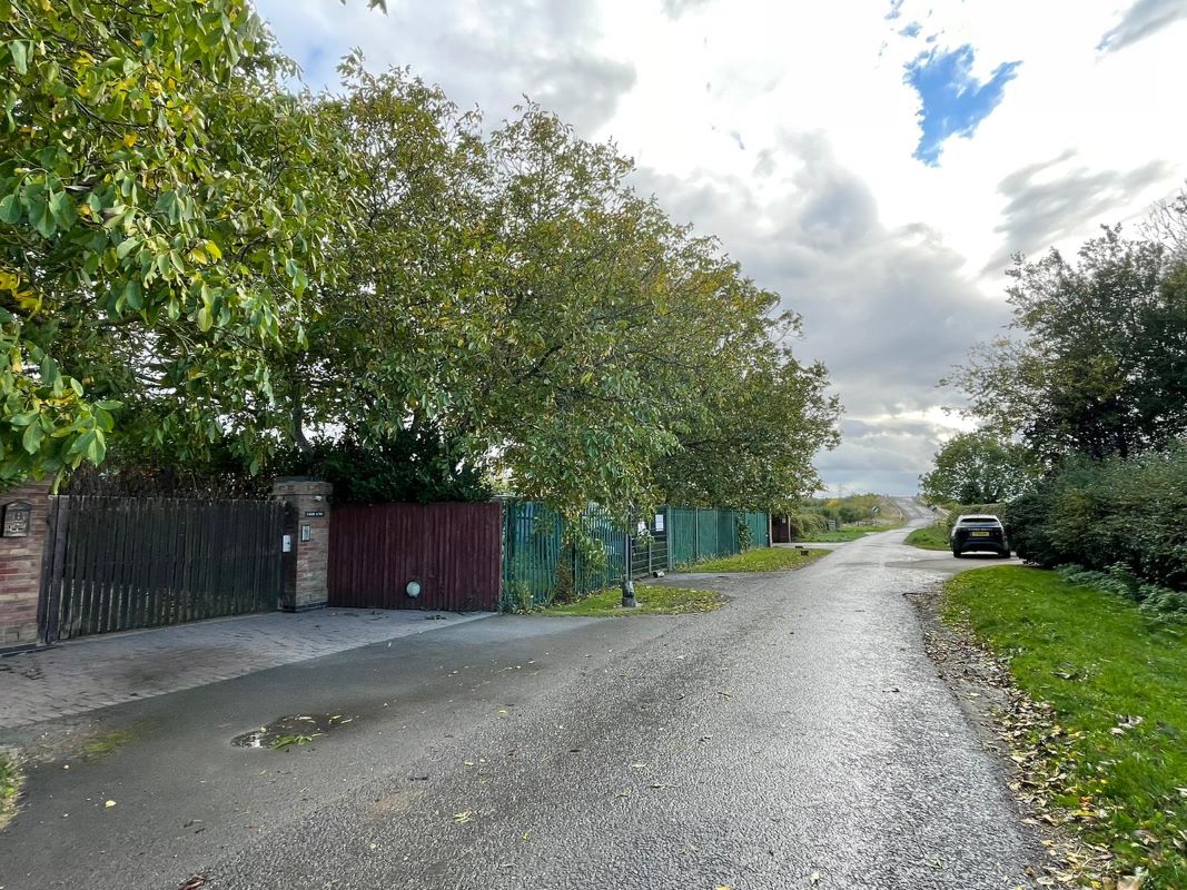 Land adjacent to The Bungalow, Moor Lane, East Stoke, Newark, NG23 5QD