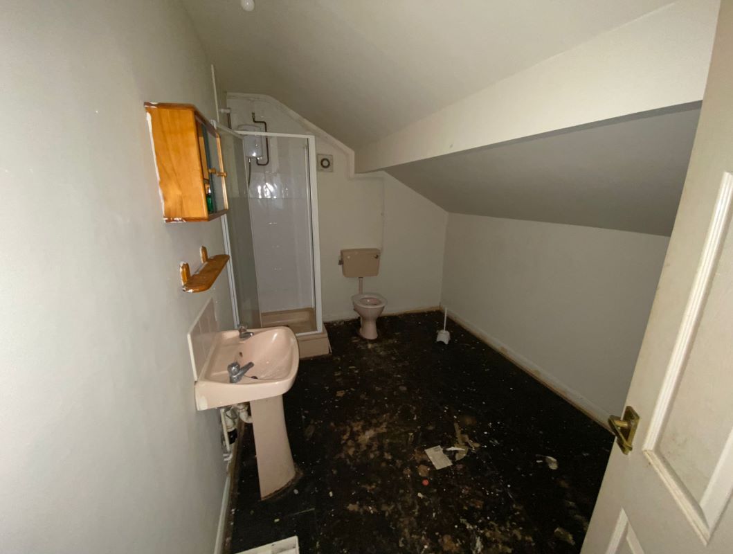 17 Medina Road, Leicester, LE3 9AY