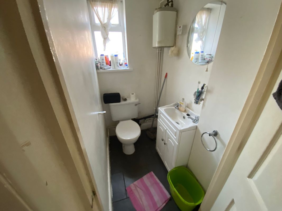 17 Medina Road, Leicester, LE3 9AY