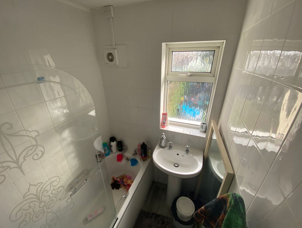 39 Gardendale Avenue, Clifton, Nottingham, NG11 9HX