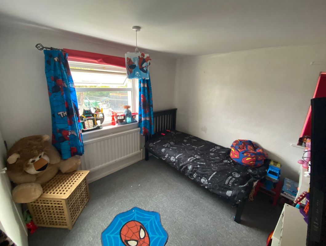 39 Gardendale Avenue, Clifton, Nottingham, NG11 9HX