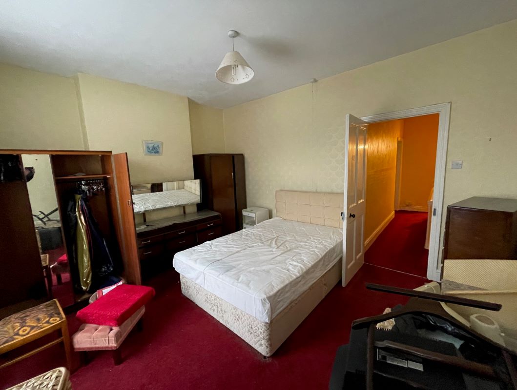90 Leslie Road, Nottingham, NG7 6PR