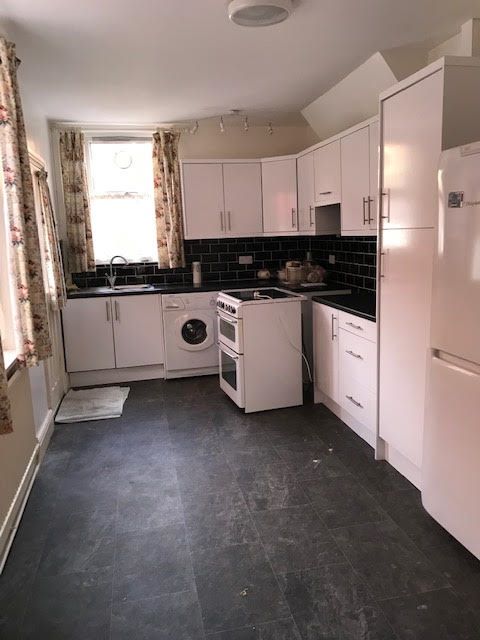 90 Leslie Road, Nottingham, NG7 6PR