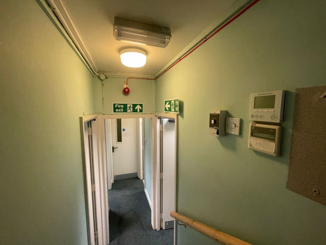 Ground Floor of Ye Olde White Hart, Market Place, Newark, NG24 1EG