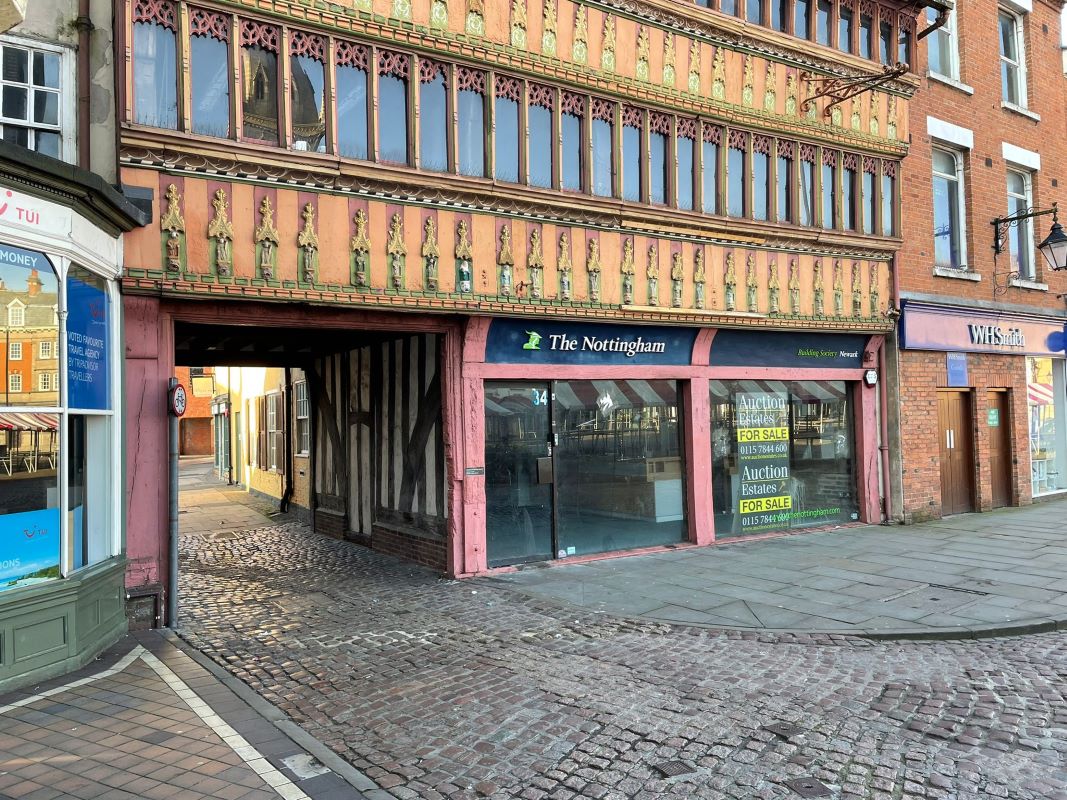 Ground Floor of Ye Olde White Hart, Market Place, Newark, NG24 1EG