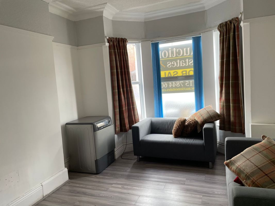 28 Trent Boulevard, West Bridgford, Nottingham, NG2 5BA