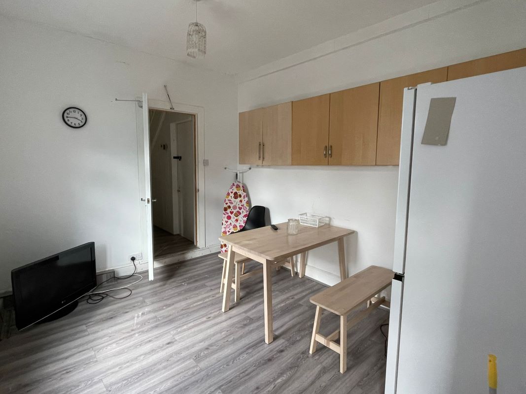 28 Trent Boulevard, West Bridgford, Nottingham, NG2 5BA