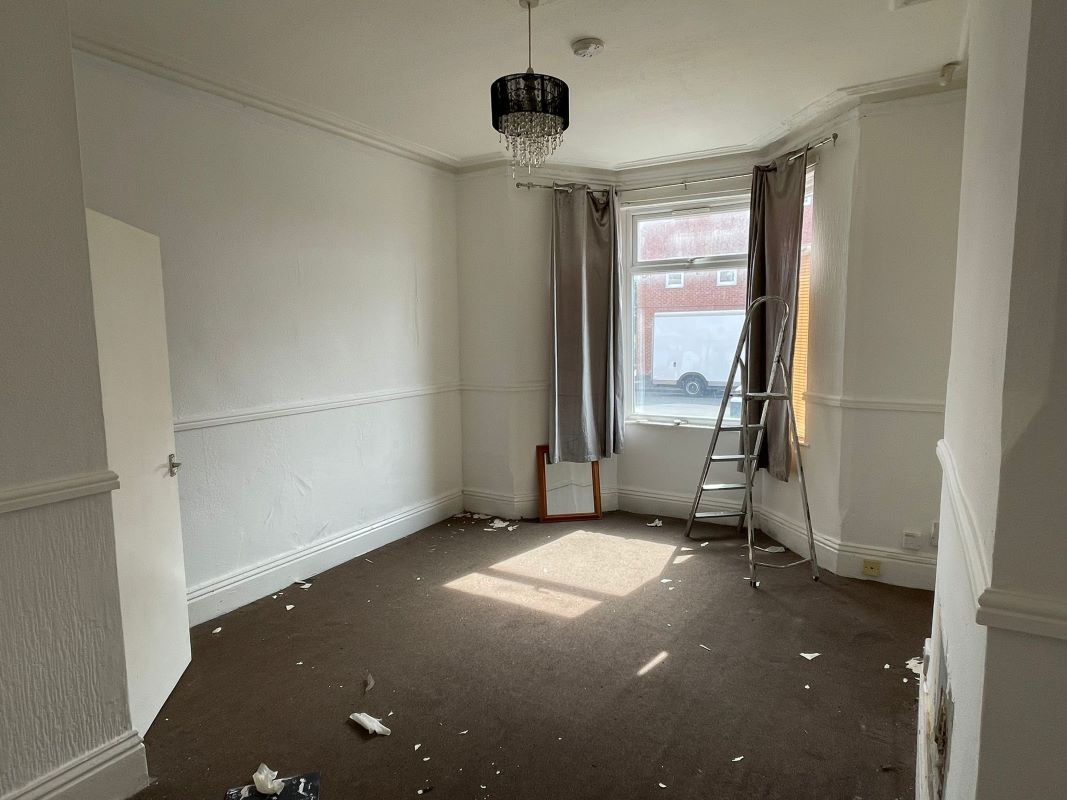 1 Station Terrace, Hucknall, Nottingham, NG15 7TQ