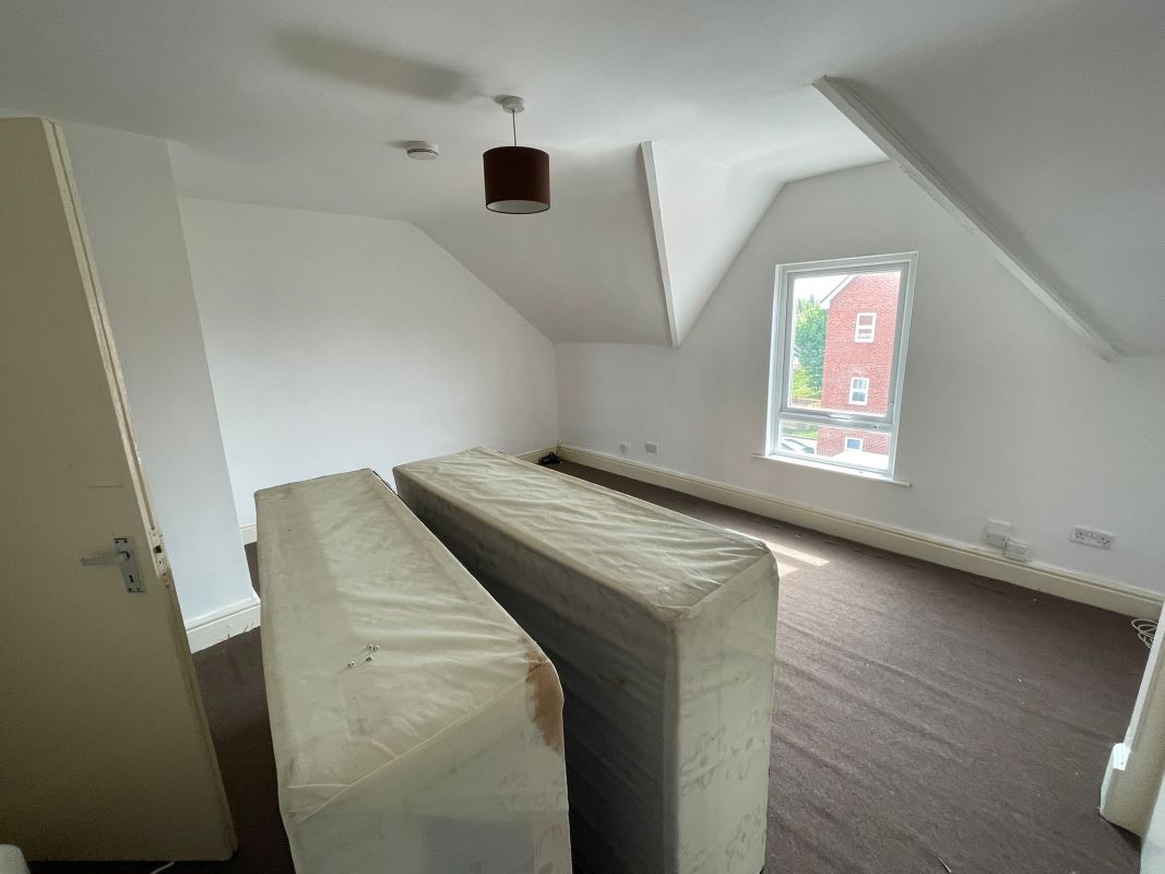 1 Station Terrace, Hucknall, Nottingham, NG15 7TQ