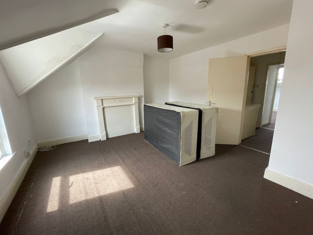 1 Station Terrace, Hucknall, Nottingham, NG15 7TQ