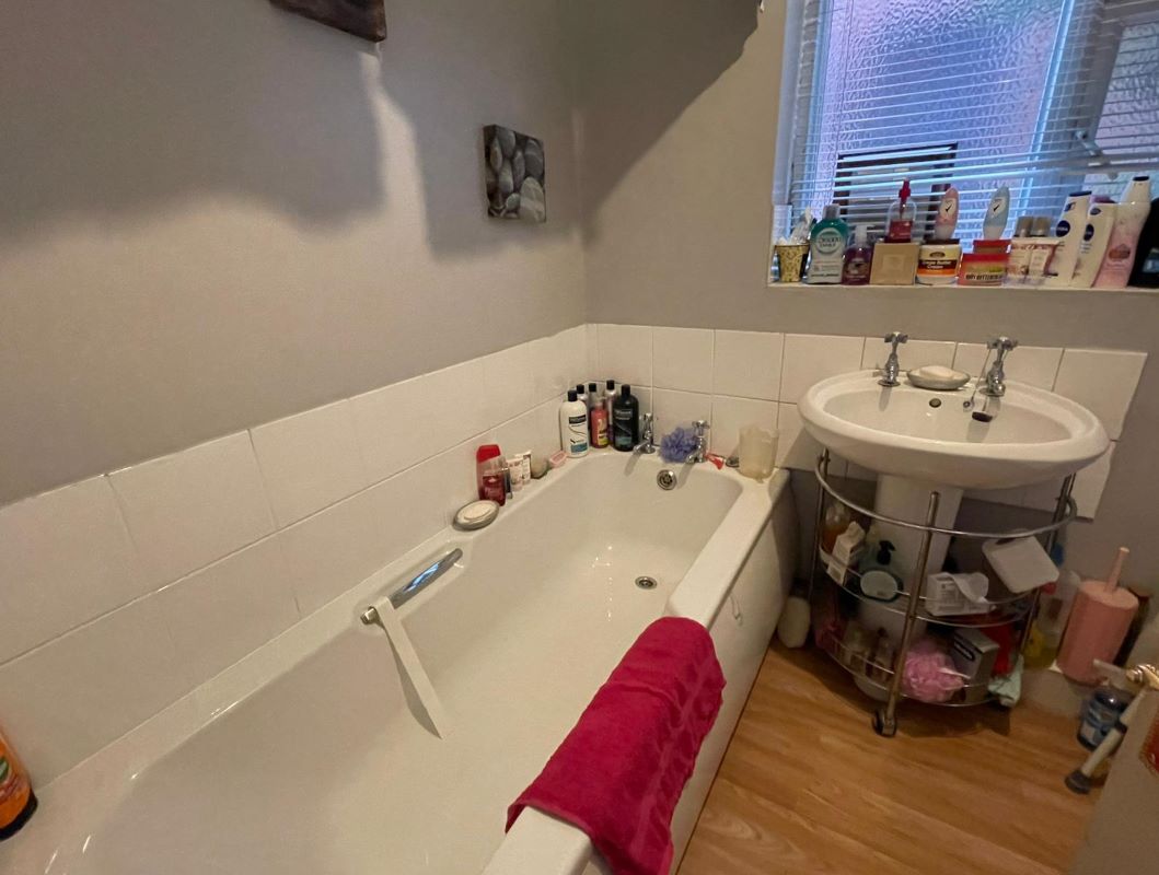 51 Vernon Park Drive, Basford, Nottingham, NG6 0AF