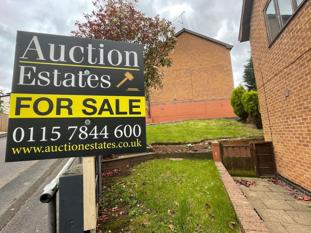 10A Martins Hill, Carlton, Nottingham, NG4 1AZ