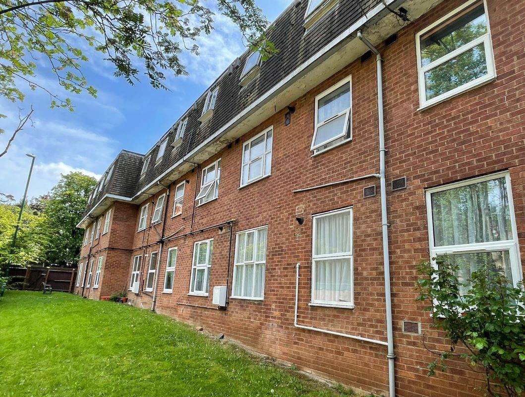 Flat 18 Ravensdene Court, Lucknow Road, Nottingham, NG3 5EE