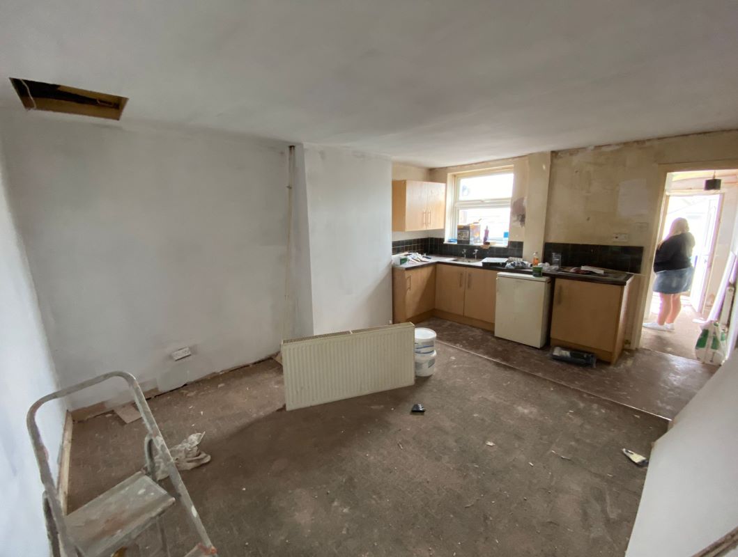 103 & 103A Lowmoor Road, Kirkby-in-Ashfield, Nottingham, NG17 7BH