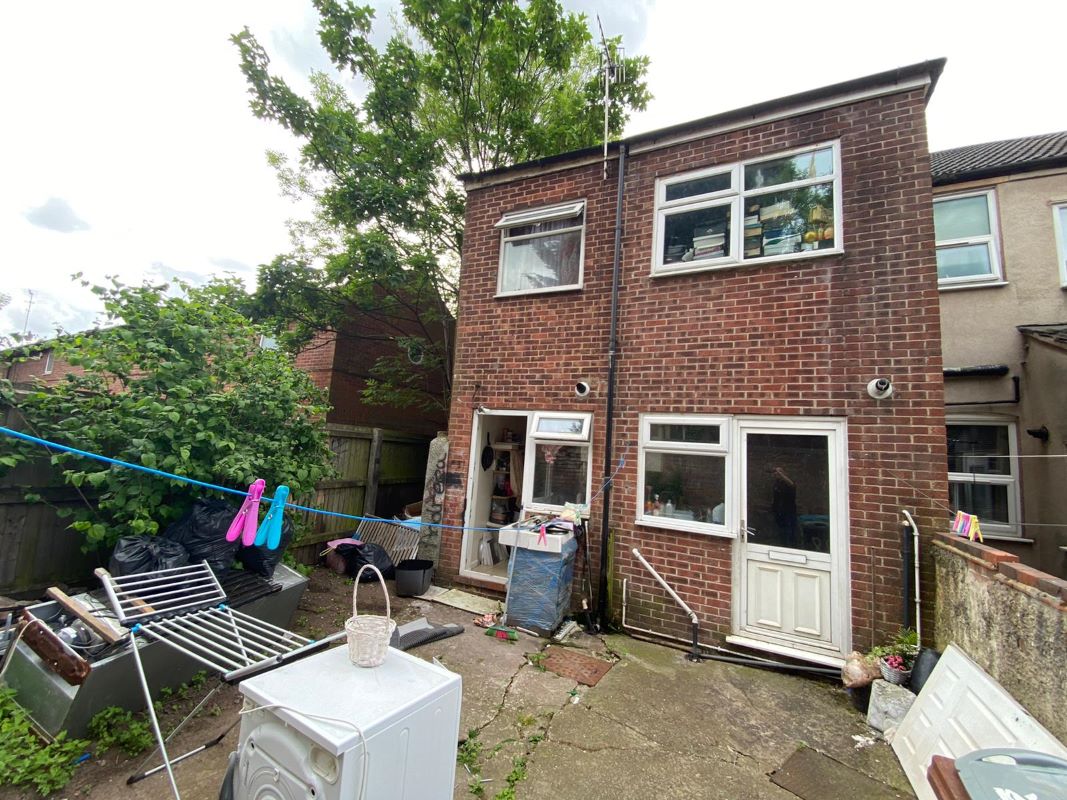 36 Alberta Terrace, Nottingham, NG7 6JA