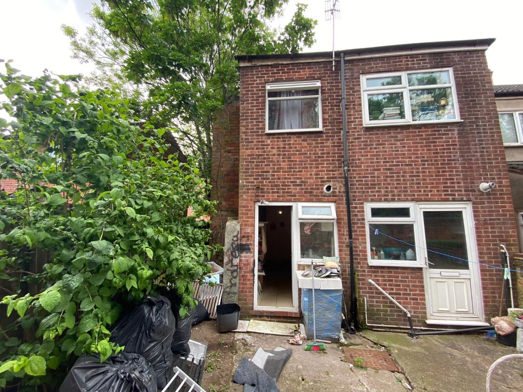 36 Alberta Terrace, Nottingham, NG7 6JA