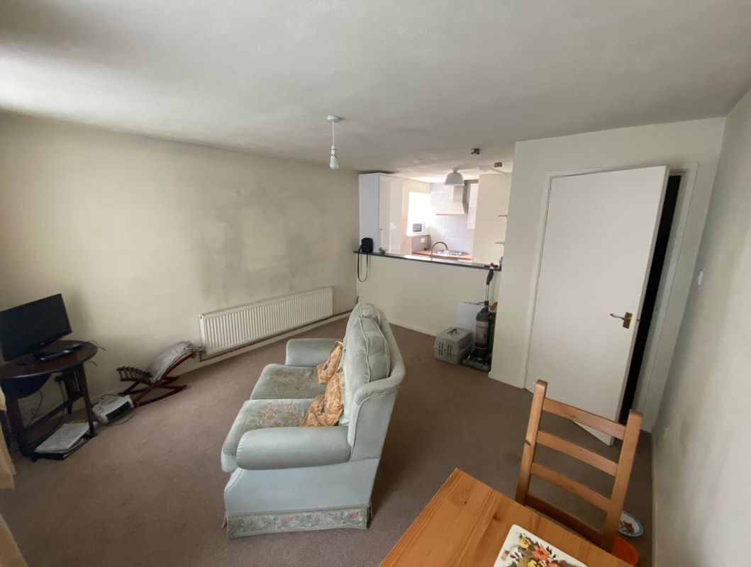 Flat 18 Ravensdene Court, Lucknow Road, Nottingham, NG3 5EE