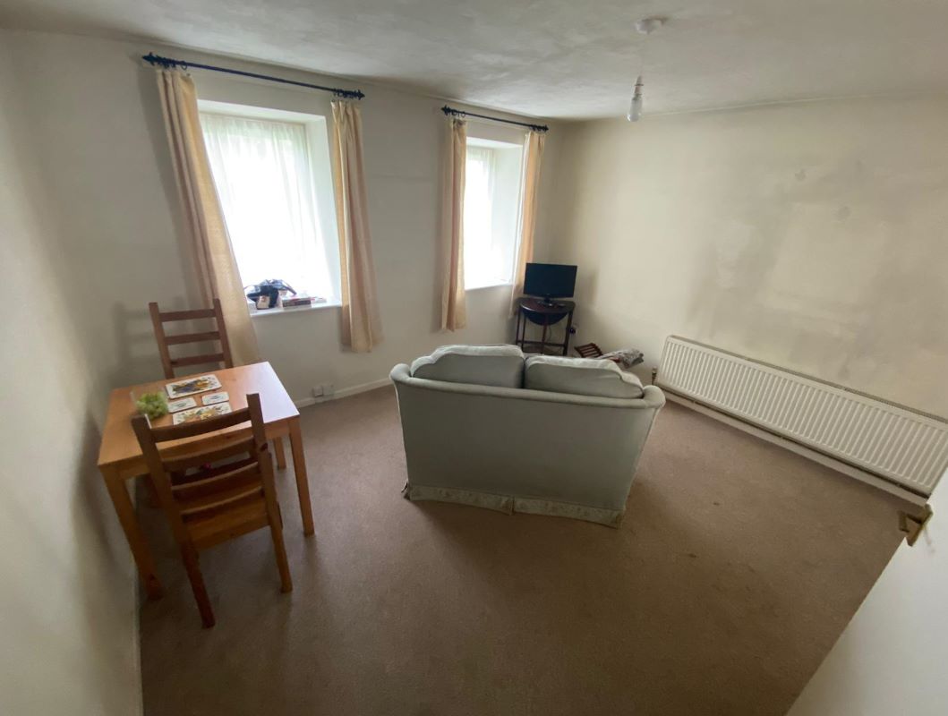 Flat 18 Ravensdene Court, Lucknow Road, Nottingham, NG3 5EE