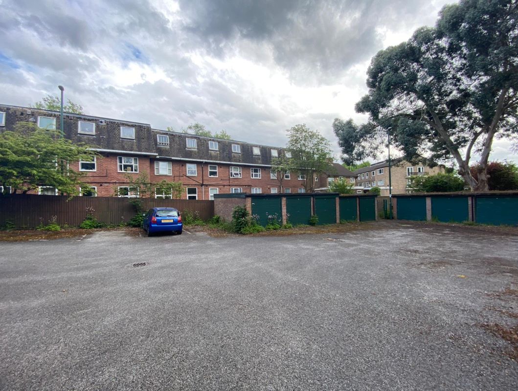 Flat 18 Ravensdene Court, Lucknow Road, Nottingham, NG3 5EE